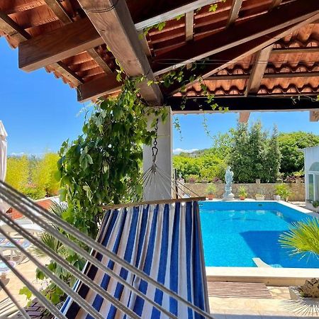 Apartman Gorana With Swimming Pool Jelsa  Extérieur photo