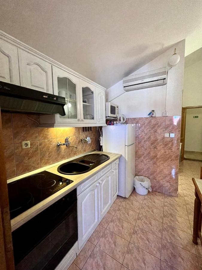 Apartman Gorana With Swimming Pool Jelsa  Extérieur photo
