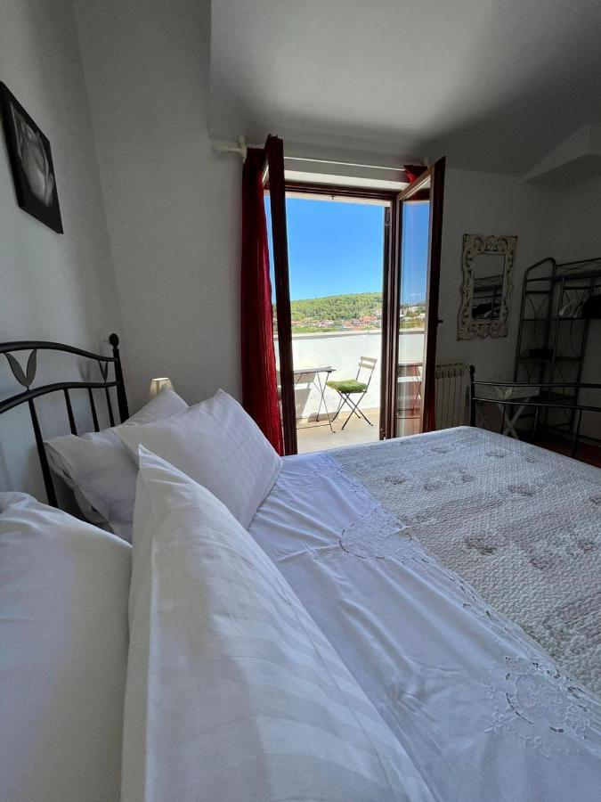 Apartman Gorana With Swimming Pool Jelsa  Extérieur photo