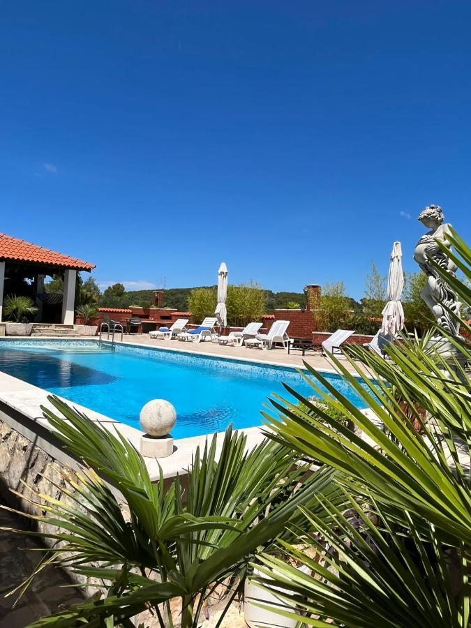 Apartman Gorana With Swimming Pool Jelsa  Extérieur photo