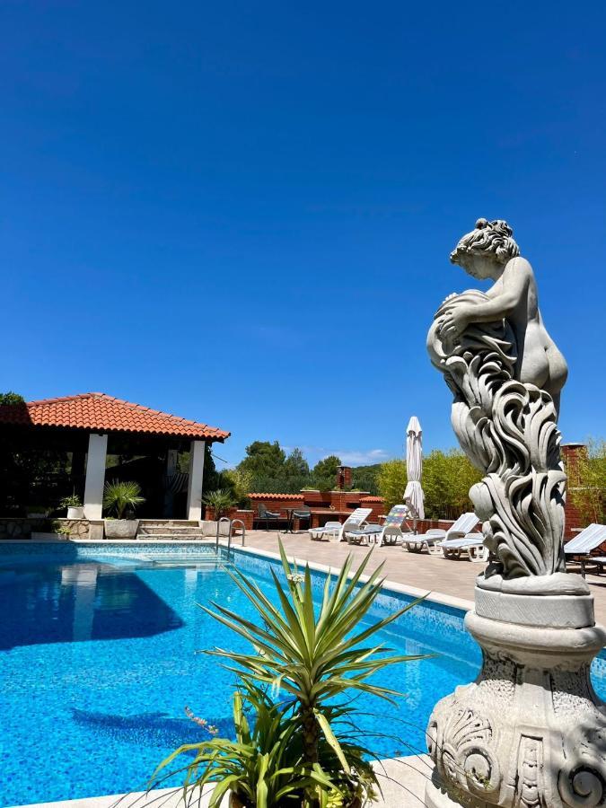 Apartman Gorana With Swimming Pool Jelsa  Extérieur photo